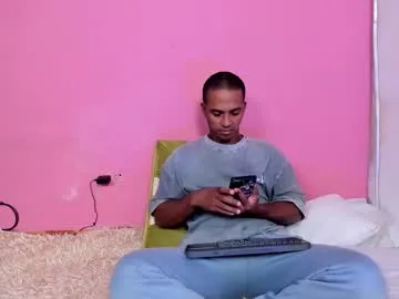 Offline taysonysasha on Chaturbate