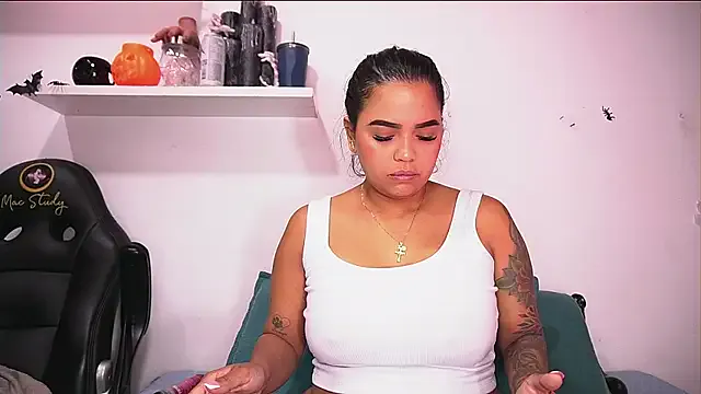 Offline alexaa_walker on StripChat