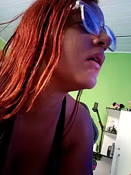 Offline AliceRuivinha2 on StripChat