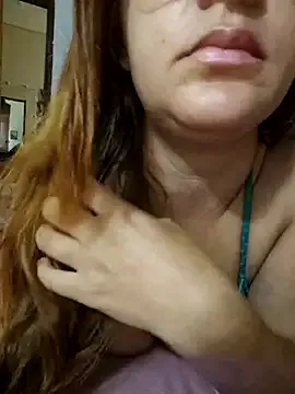 Offline AliceRuivinha2 on StripChat