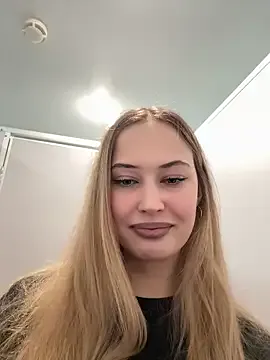 Offline blonde_exe on StripChat
