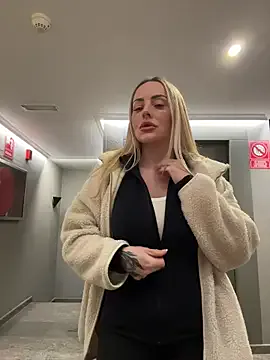 Offline EmaSalis on StripChat