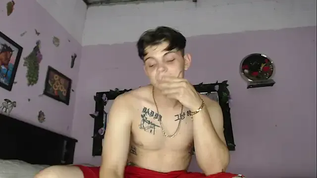 Offline erickandnatasha_69 on StripChat