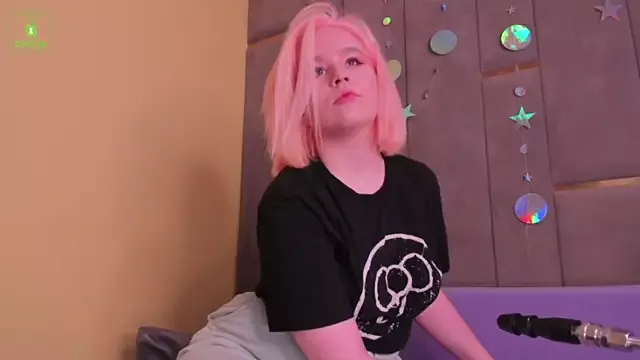 Offline ErikaLust on StripChat