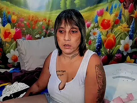 Offline indianroxy on StripChat