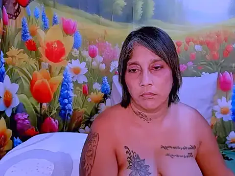 Offline indianroxy on StripChat