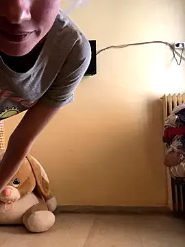 Offline juliaoneandonly on StripChat