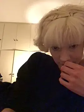 Offline juliaoneandonly on StripChat