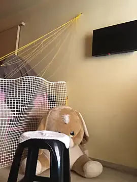 Offline juliaoneandonly on StripChat