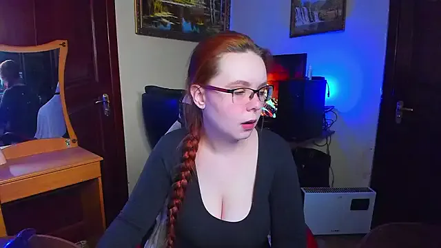 Offline JustFoxyee on StripChat