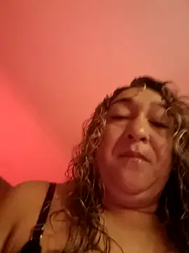 Offline kitty_84 on StripChat