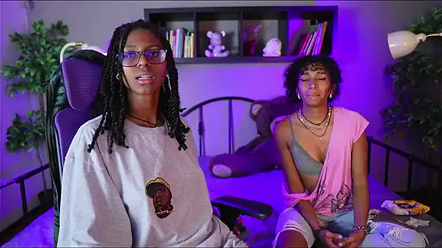 Offline lynx_sun on StripChat