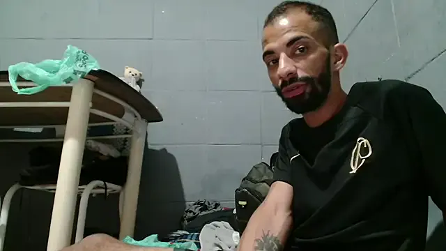 Offline MidnightCamboy on StripChat