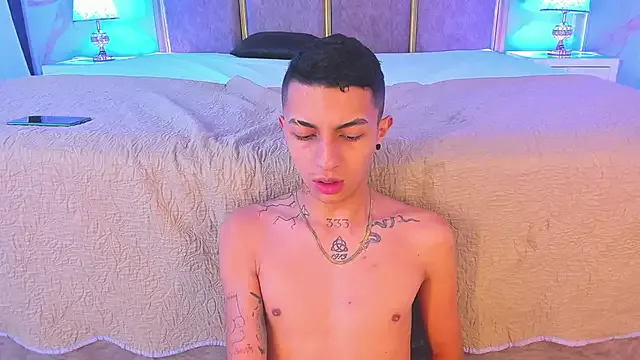 Freechat NickandAbby_ on StripChat