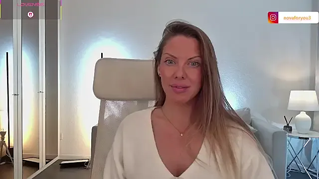 Offline Nova-Lee on StripChat