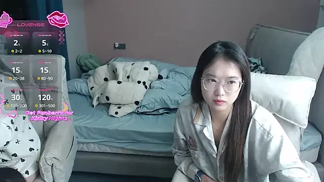 Offline redrose520 on StripChat