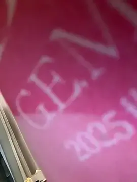 Offline redrose520 on StripChat