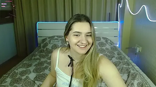 Offline Smi1eF1ower on StripChat