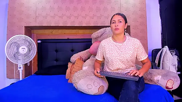 Offline SofiCams1 on StripChat