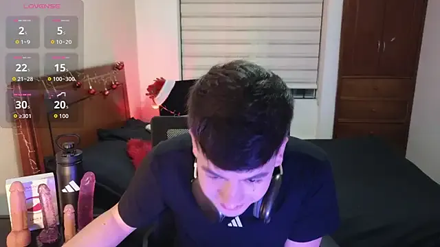 Offline tightncuteass on StripChat