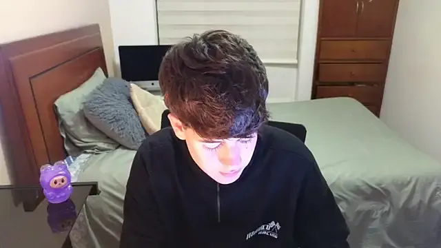 Offline tightncuteass on StripChat