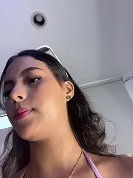 Offline Valeria-escobar on StripChat