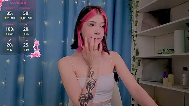 Freechat Winaria on StripChat