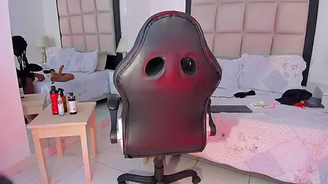 Offline Zoe_CarterX on StripChat