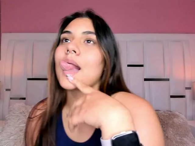 AlannaWest on BongaCams 