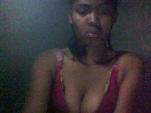 Allycha1 on BongaCams 