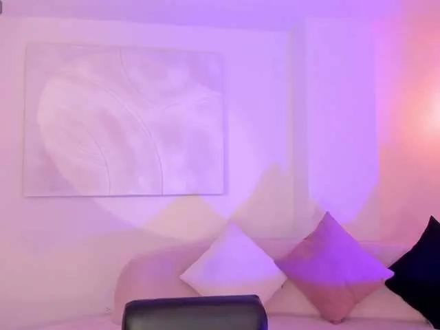 EveBenson on BongaCams 