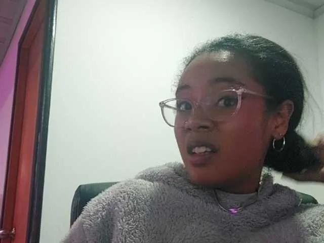 Hadashh-Inn on BongaCams