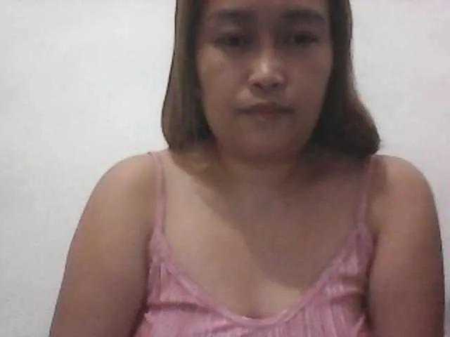 Kissmebabe143 on BongaCams 