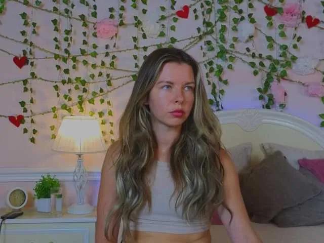 LunaRishi on BongaCams