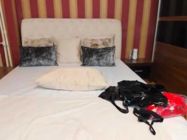 MadameCrowford on BongaCams 