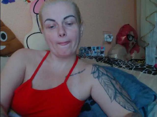 melek-7250 — I was born for love, there is fire in my soul and mimosa in my hands)