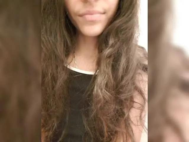 Sarach4 on BongaCams