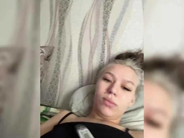 serotoninnn1 on BongaCams