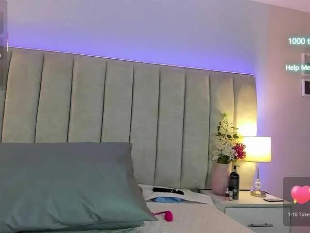 ShaylaDavis — it excites me a lot when sex is achieved without haste, don't rush me, I know where to touch my body to reach orgasm, I like to see how you would touch yourself for me, vibrations and dirty talk excite me.