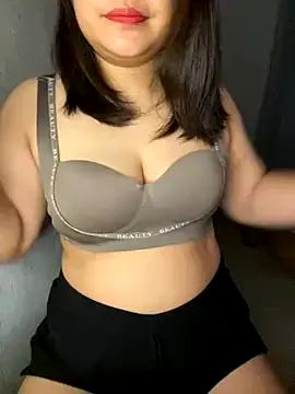 --Lyly-- on StripChat 