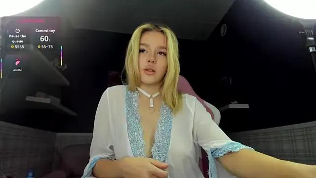 Anna_Robinson — Striptease + take off your bra