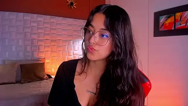 Ariana_Pierce on StripChat 