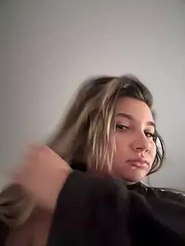 babyyboomm on StripChat 