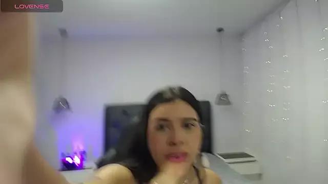 cassiehoward14 on StripChat 