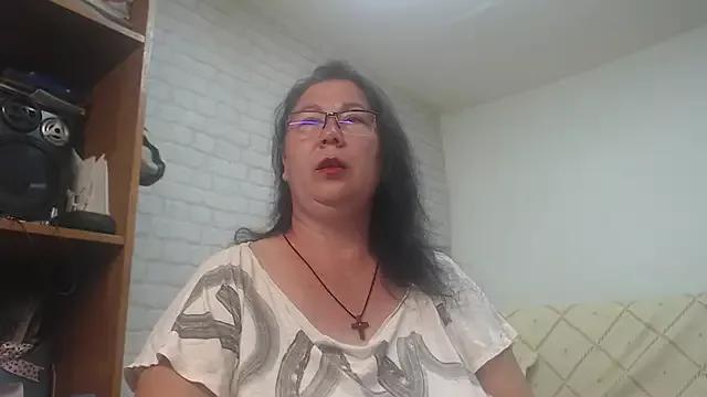 EmmaSquirt on StripChat 