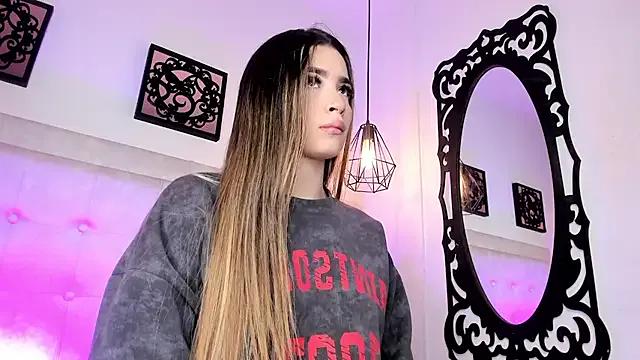 Lola_Blondie on StripChat 