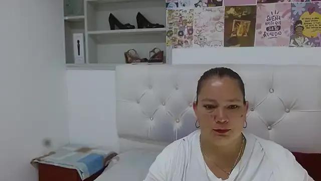 loly47 on StripChat 