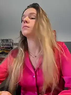 lucie_mehott — JE ME DOIGTE EN PUBLIC