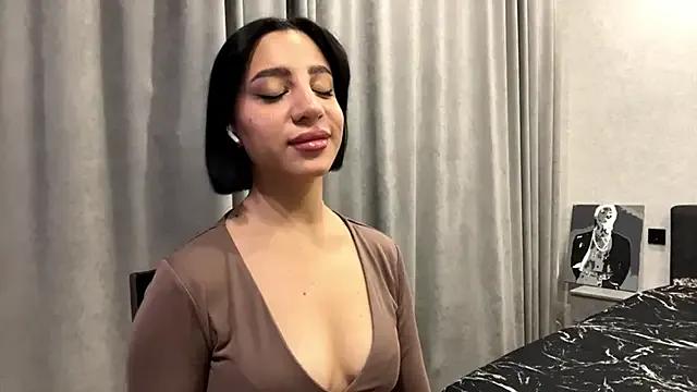 Miami_Yammmie on StripChat