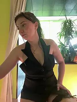 MooonReal on StripChat 
